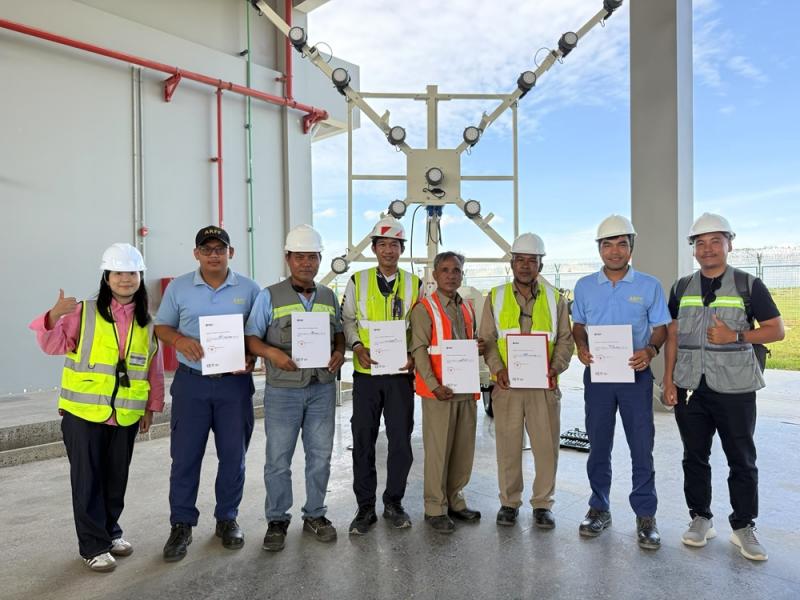 機場照明車在柬埔寨機場驗收合格投入使用