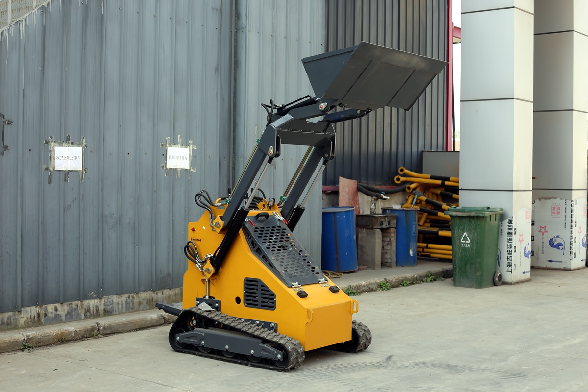 山東奔馬(SDBM)履帶式/輪胎式滑移裝載機BM380